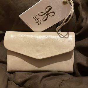 HOBO Lacy WALLET.    NWT